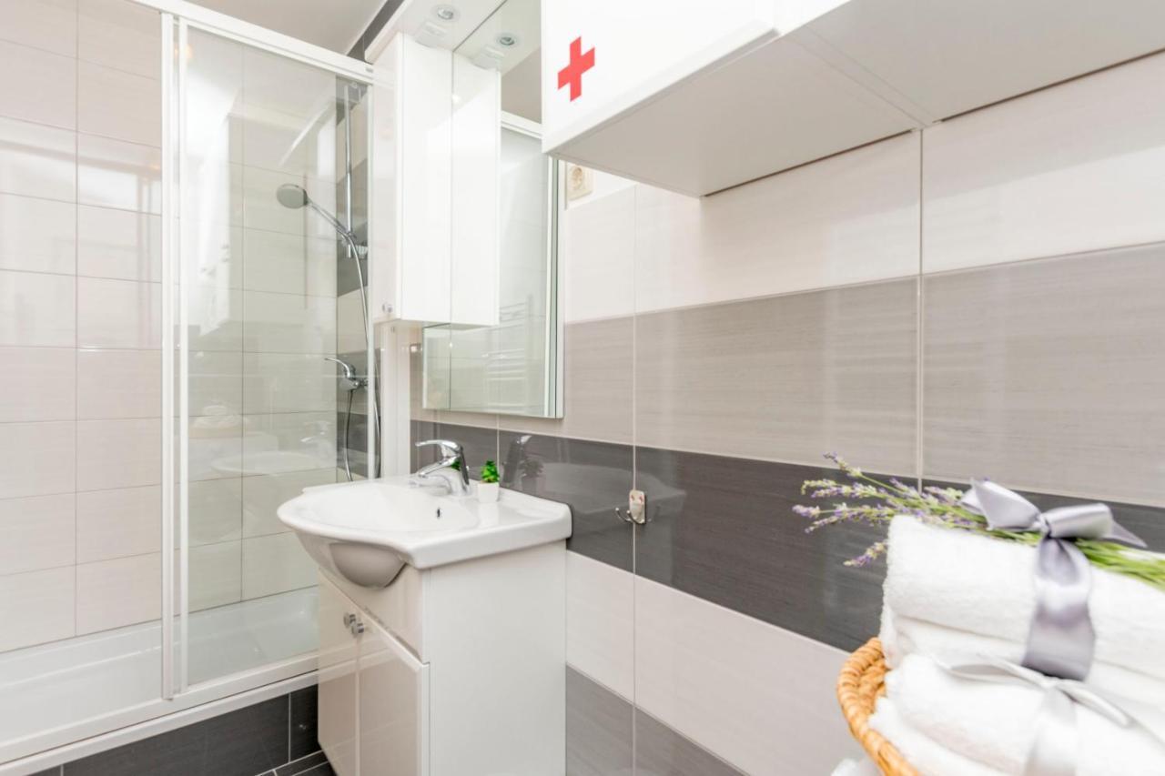 Apartments Luxury View Omiš Dış mekan fotoğraf